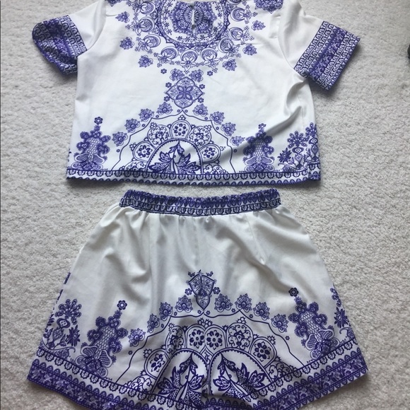 Crop Top Set - Picture 6 of 7